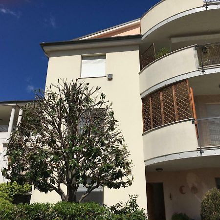 La Casa Di Lory Apartment Фалконара Маритима Екстериор снимка